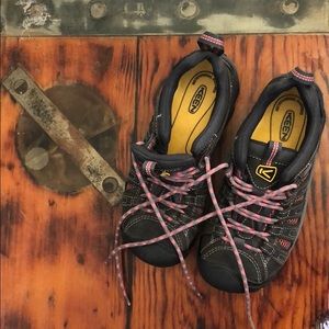 Keen Hiking Boots, Size 6